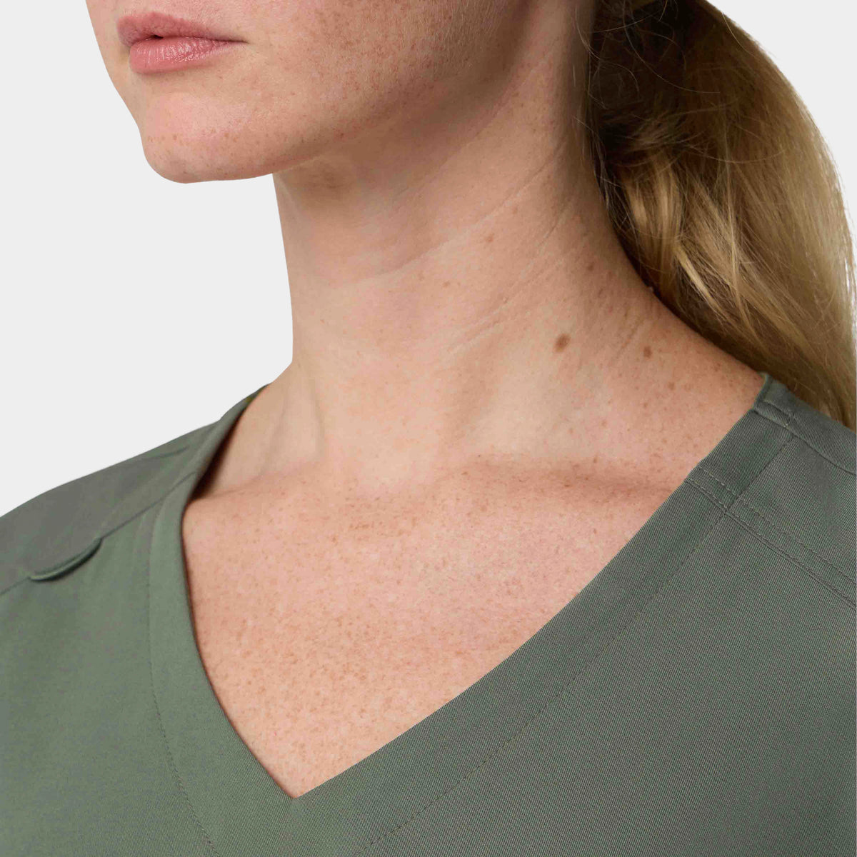 Women's 1-Pocket Hi-Low V-Neck Scrub Top