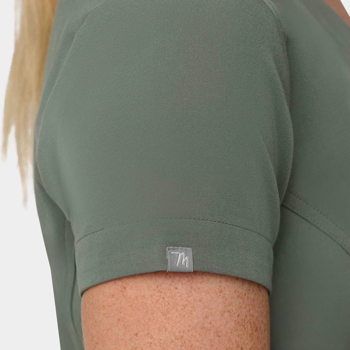 Women's 1-Pocket Hi-Low V-Neck Scrub Top