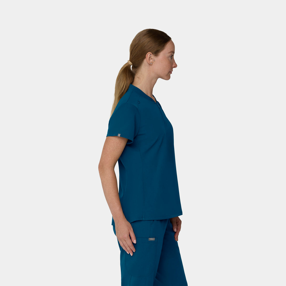 Women's 2-Pocket 1/4-Zip Scrub Top