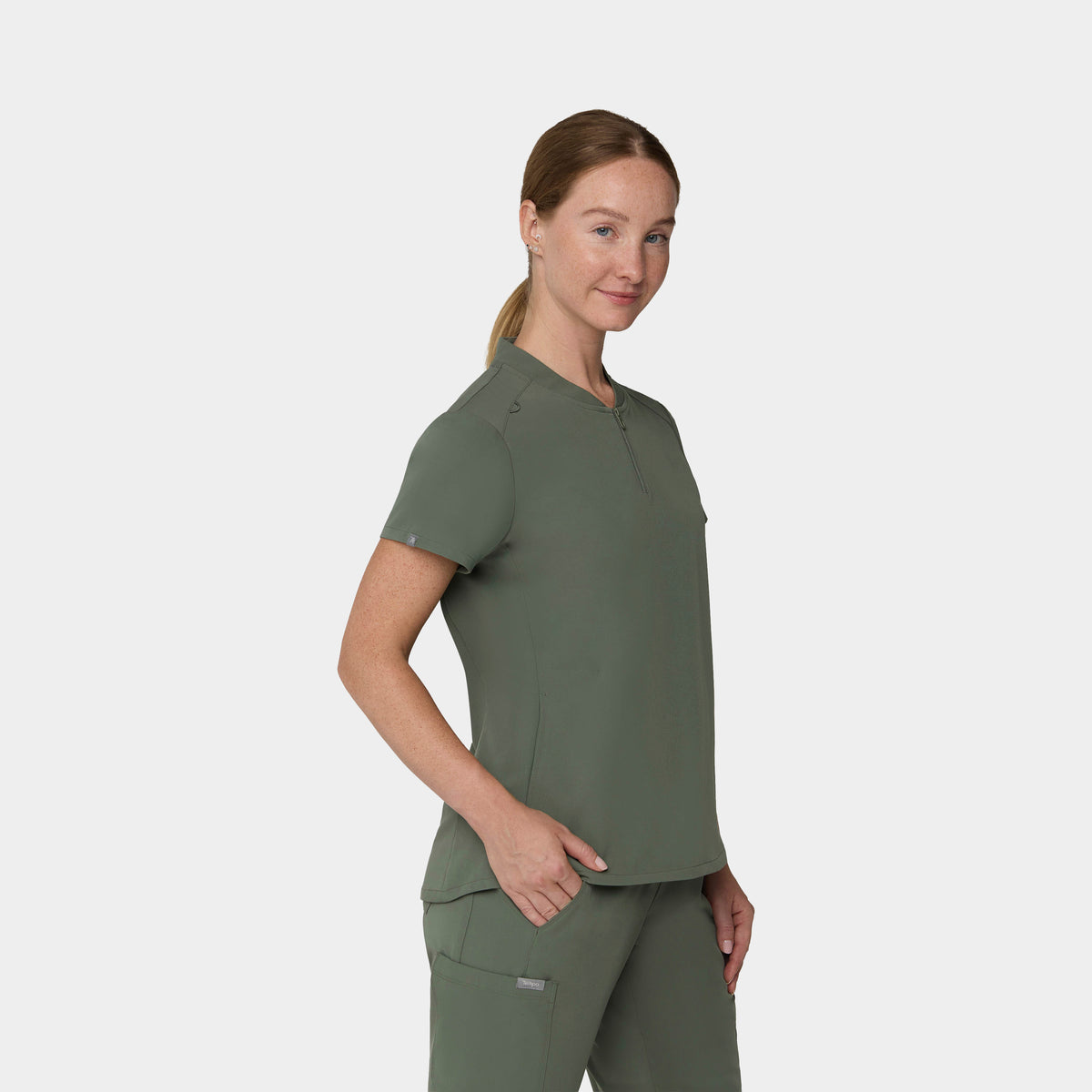 Women's 2-Pocket 1/4-Zip Scrub Top