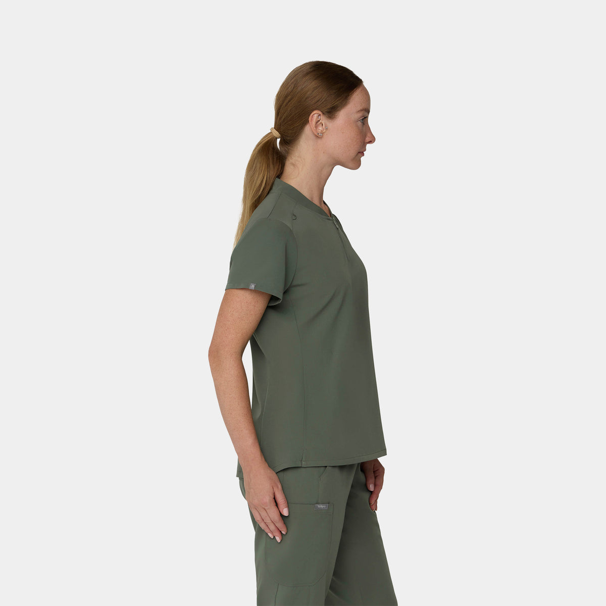 Women's 2-Pocket 1/4-Zip Scrub Top