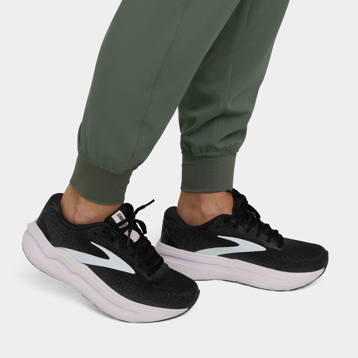 Women's 6-Pocket Jogger Scrub Pant