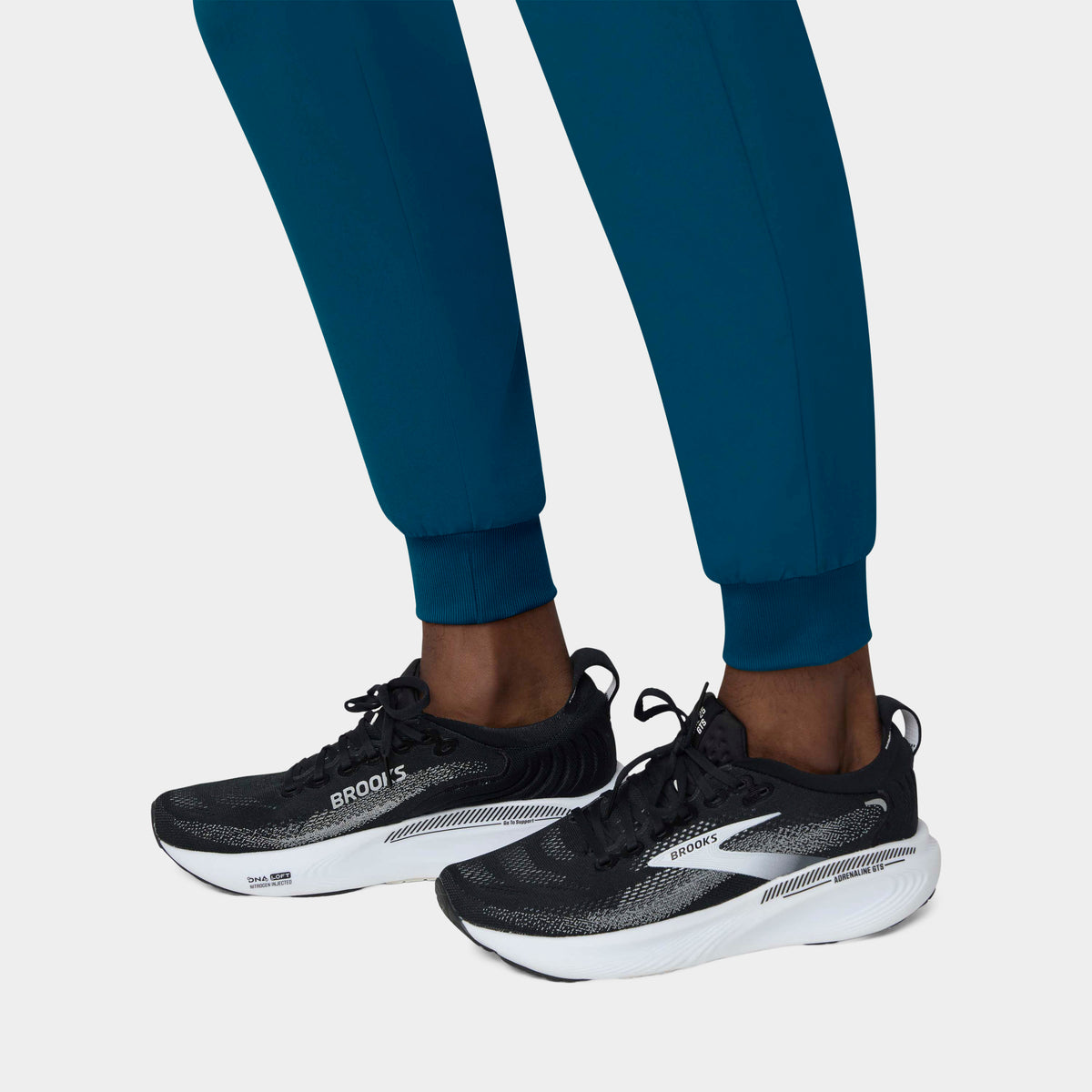 Men's 6-Pocket Jogger Scrub Pant