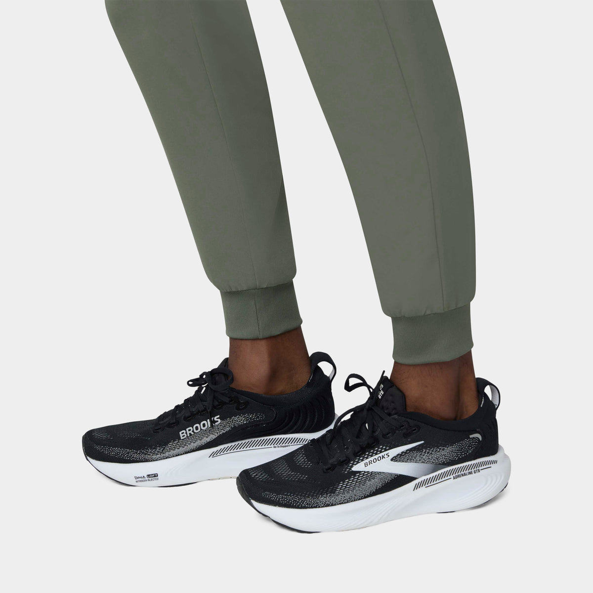 Men's 6-Pocket Jogger Scrub Pant
